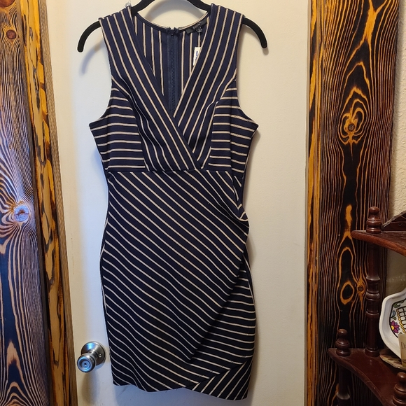 Blashe dress - Picture 1 of 3
